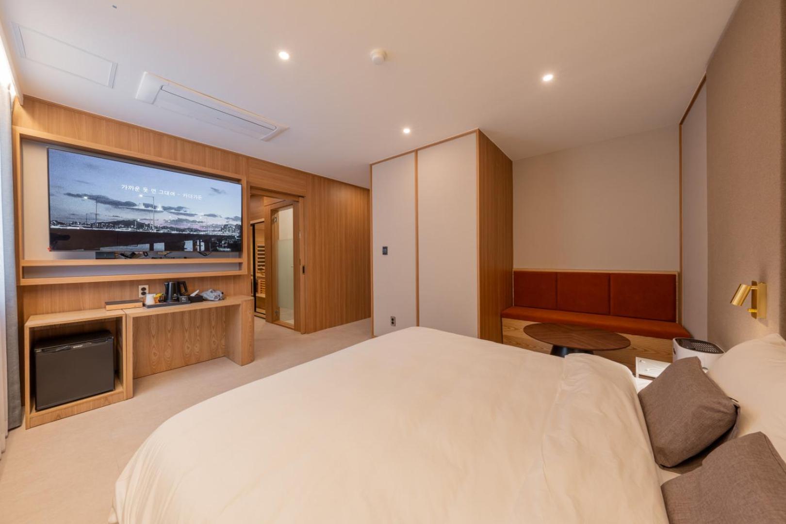 H-Avenue Hotel Munhyeon Busan Bagian luar foto